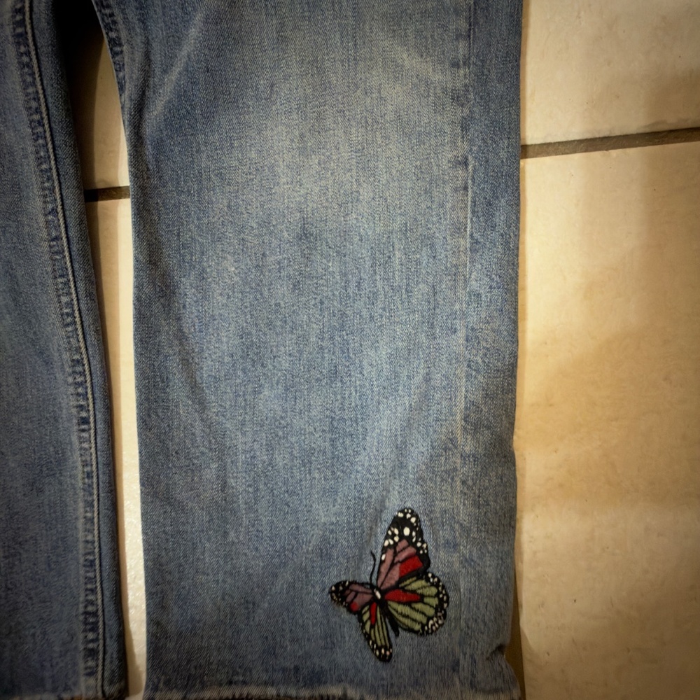 $139 Lucky Bridgette high rise slim straight jean w/butterfly embroidery 12/31 - Picture 8 of 16